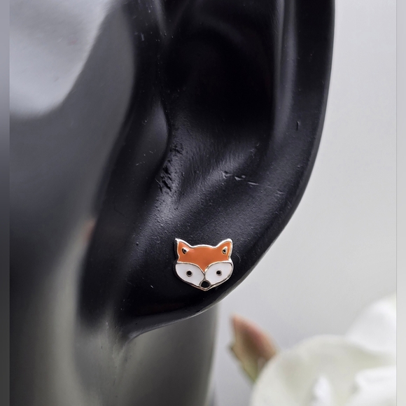 ❤️ FOX STERLING SILVER STUD EARRINGS - Picture 3 of 4